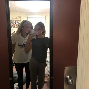 Meet your Posher, Ava